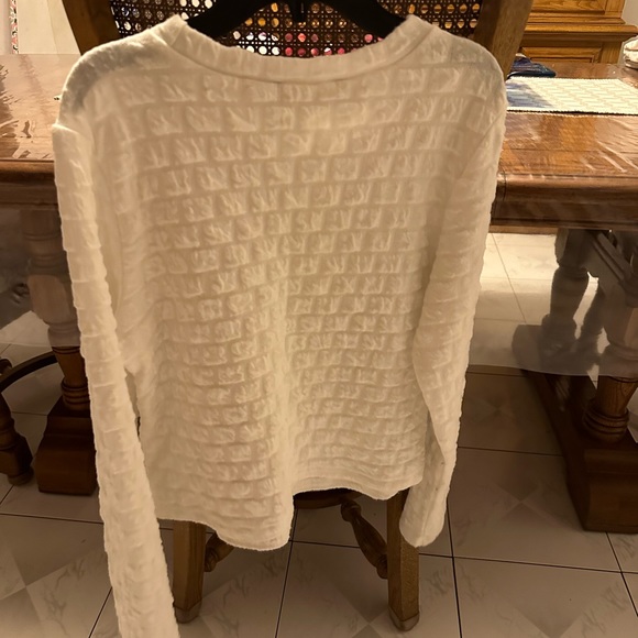 Junior size shirt - Picture 2 of 2